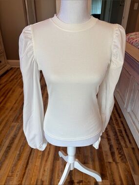 White Puff-Sleeve Long-Sleeve Knit Top size small